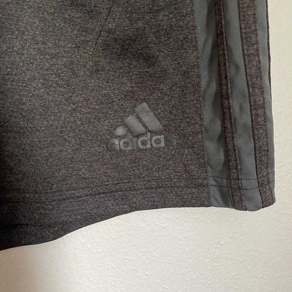 Adidas Men Activewear Shorts Dark Gray Logo Elastic Waist Pockets Size XL - Picture 2 of 7